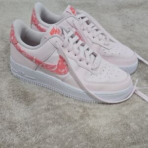 Nike AF1 Women's Light Pink Paisley Sneakers